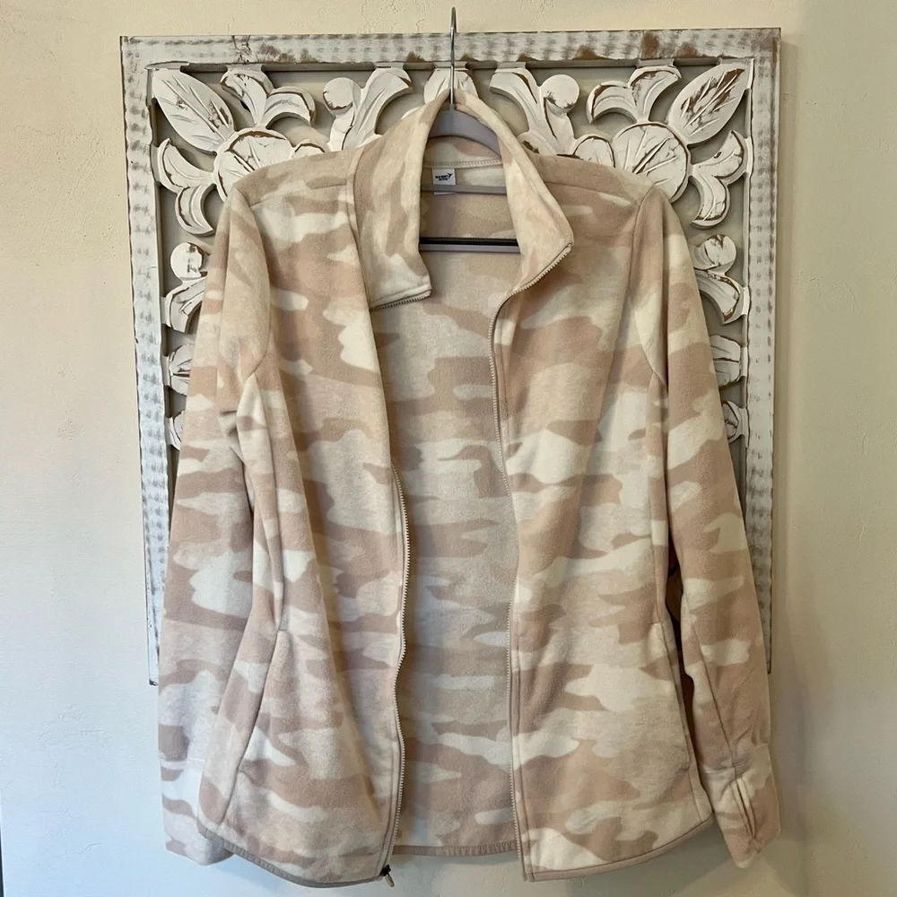 NWT Old Navy Pink and White Camo Fleece Zip Up (Small) - Picture 2 of 7